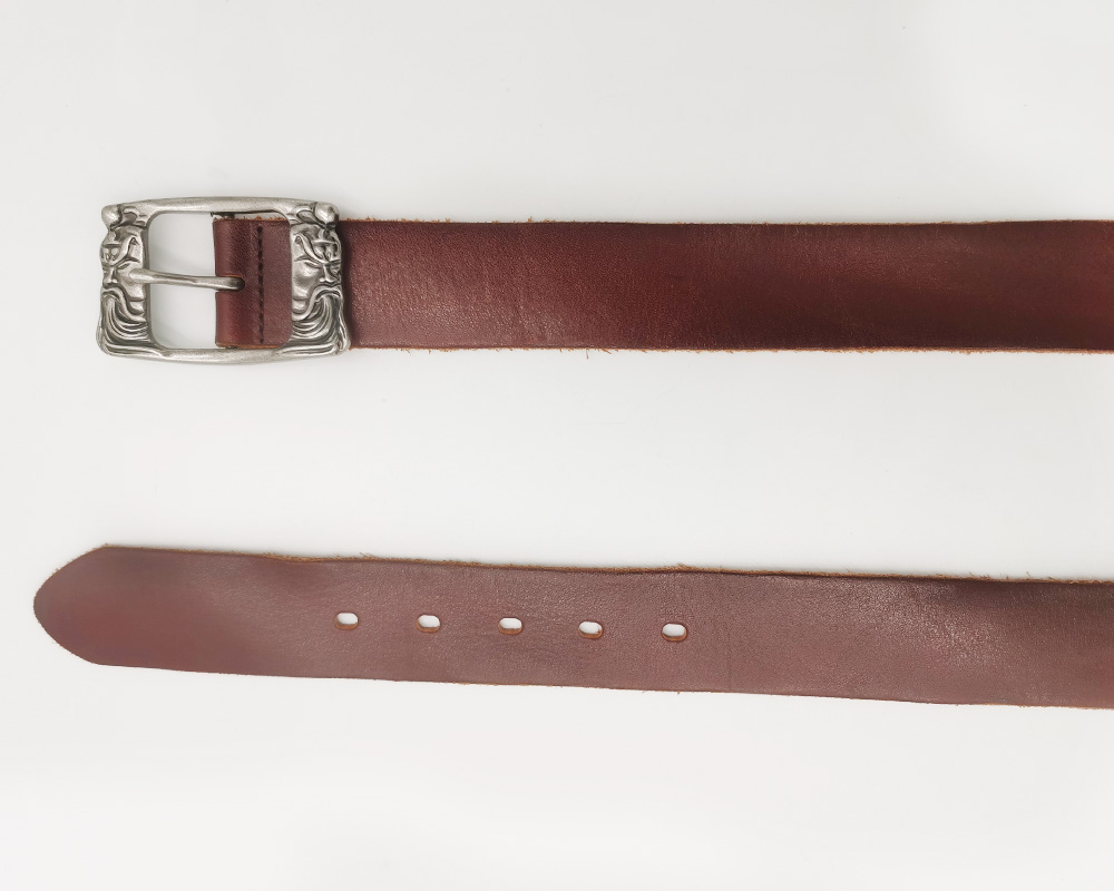 men and women use leather waist belts