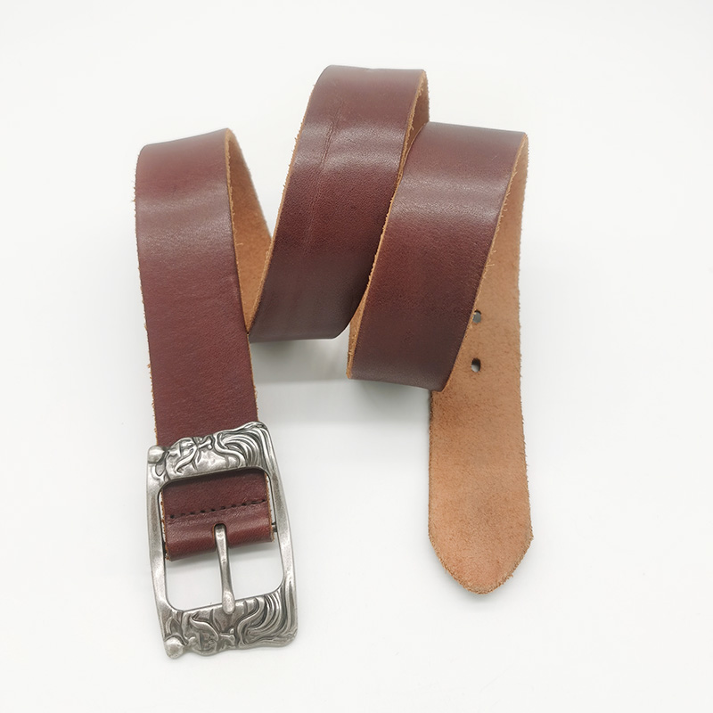 men and women use leather waist belts