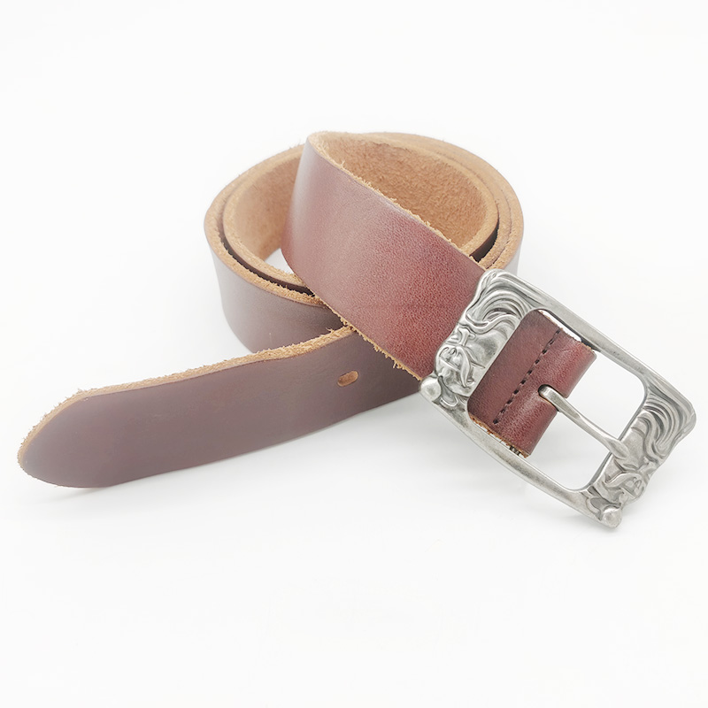 men and women use leather waist belts