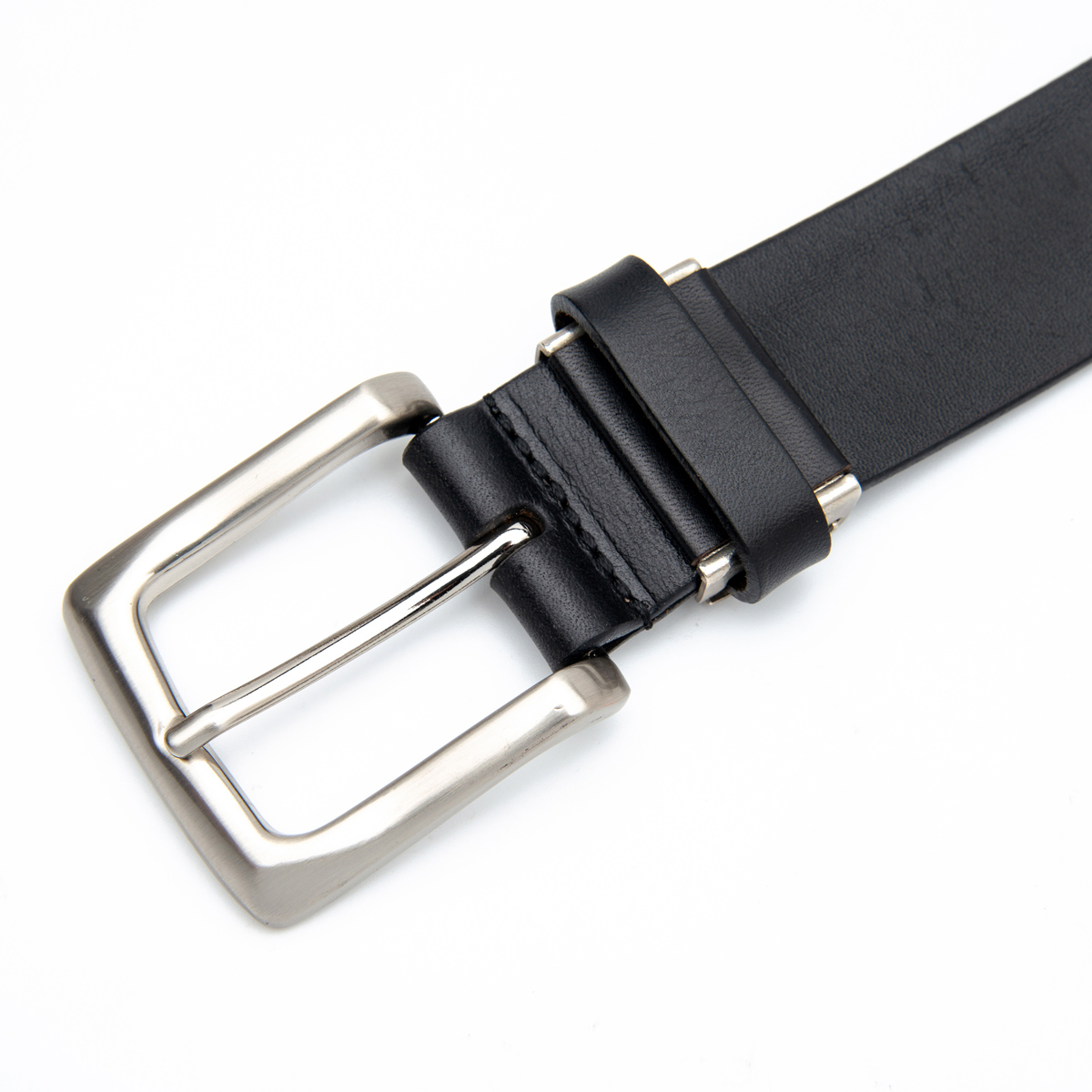 metal buckle and adjustable leather belt